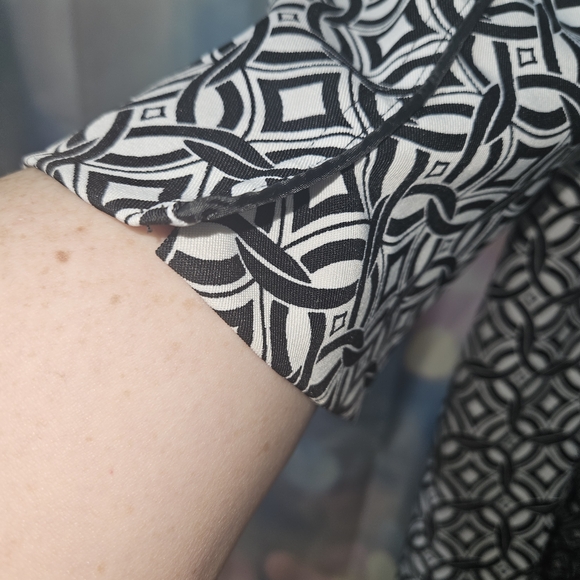 Silkland Black and White Geometric Coat - Picture 4 of 8